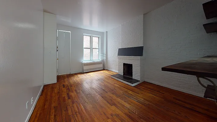 Rented by Bond New York | media 8