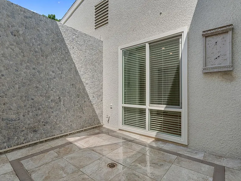 479 Calle Cadiz #B — Photo 23