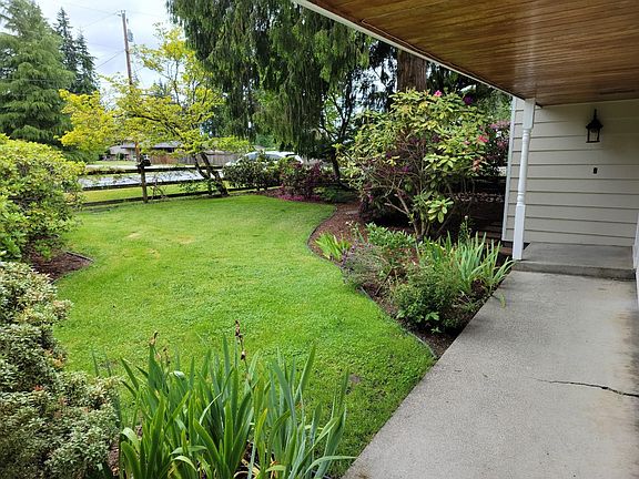 3rd image of 11223 48th Dr NE