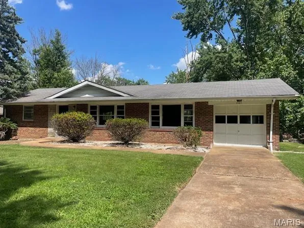 9980 Northampton Dr, Saint Louis, MO 63137