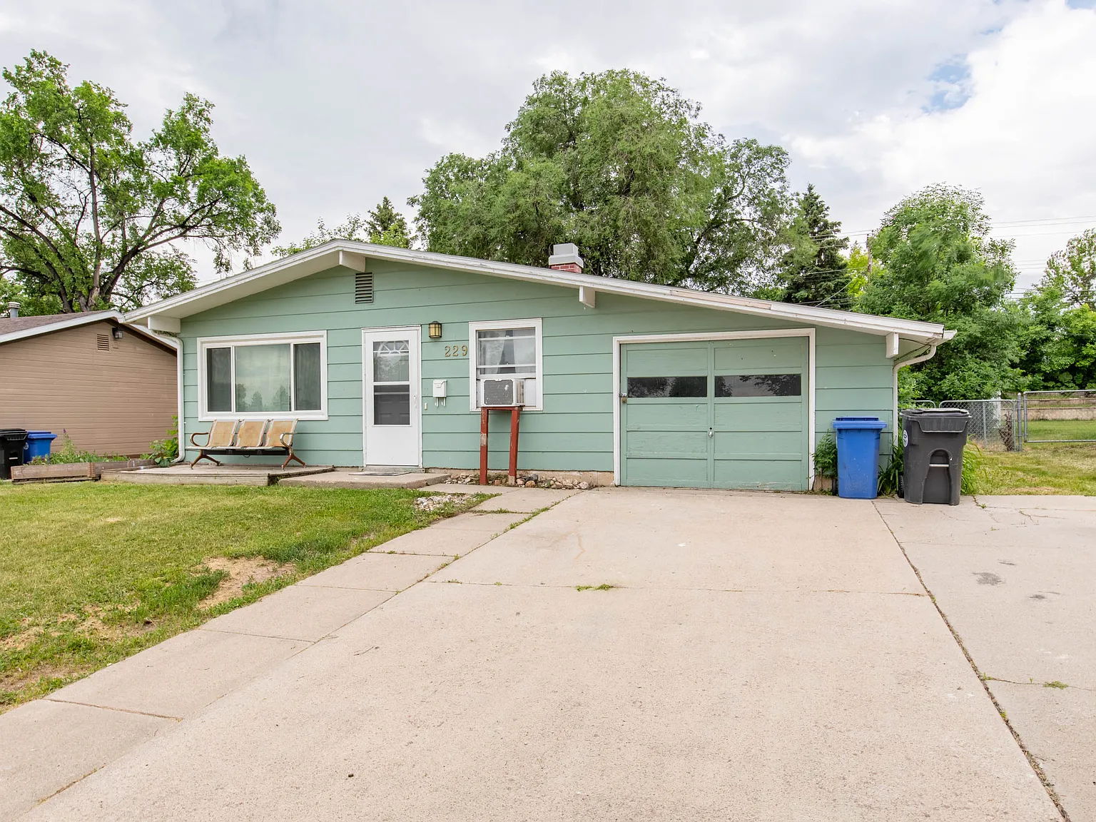 3 bed, 1224 sqft, $1,895 — Photo 2