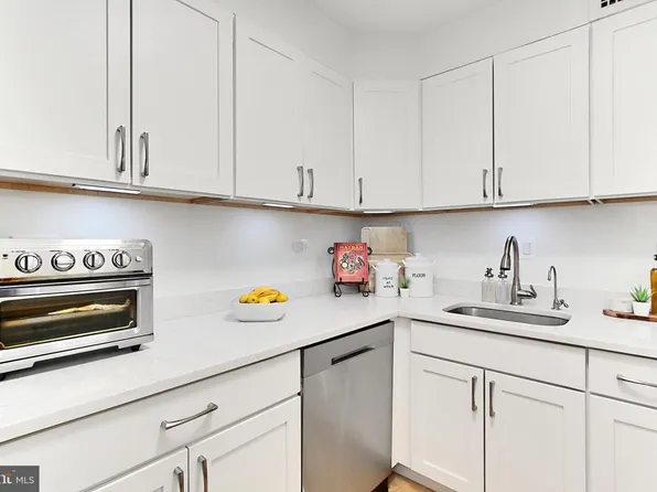 700 7th St SW APT 730, Washington, DC 20024