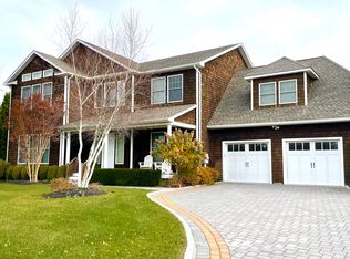 18 Spring Ln, Southampton, NY 11968