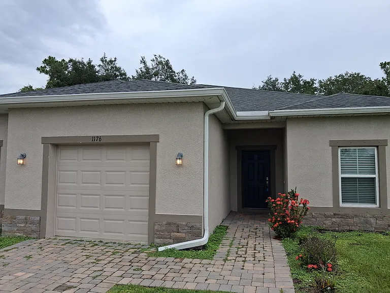 1176 Navigator Rd — Photo 1