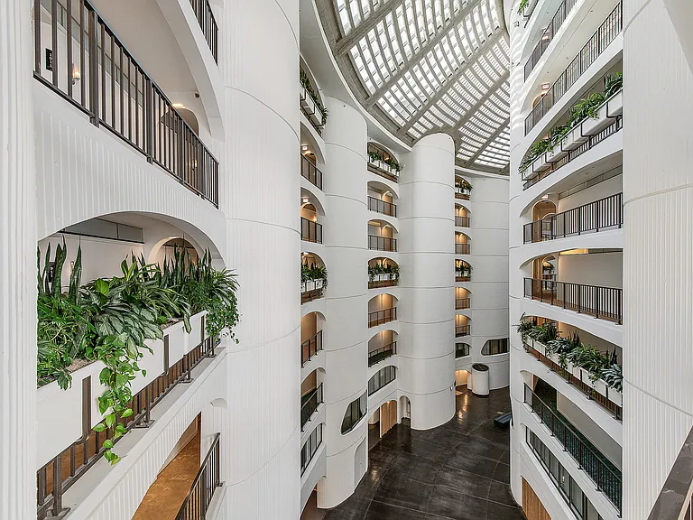 River City Apartments — Photo 9