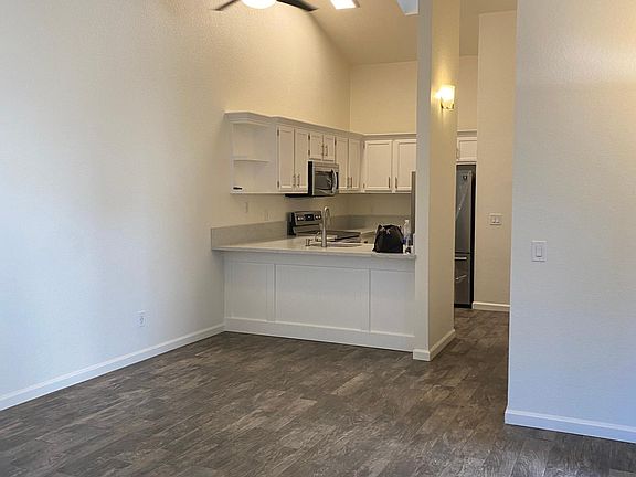 3rd image of 126 Golden Gate Cir #126