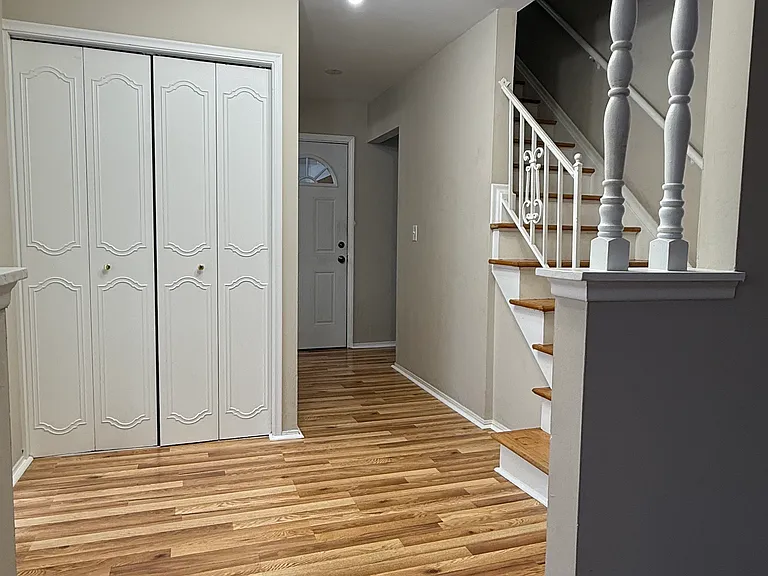 793 Tarleton Ave — Photo 3