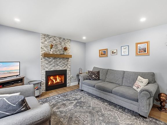 4th image of 18 Tremont St
