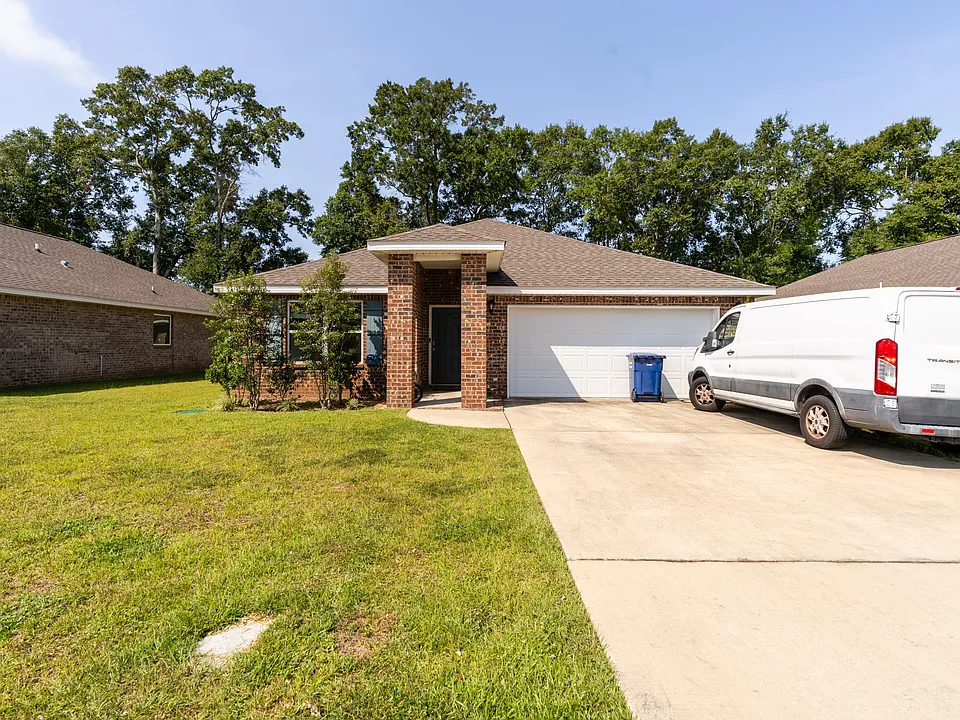 2568 Arbordale Loop