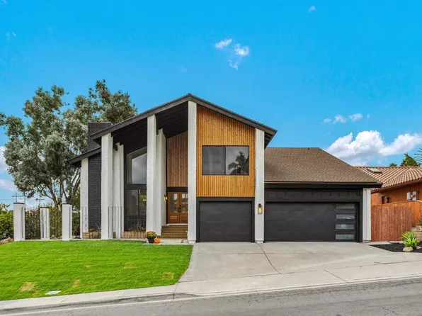 2101 Crown View Way, Oceanside, CA 92056