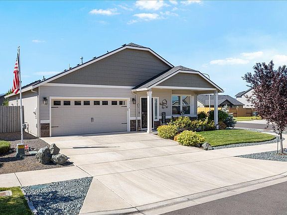 2nd image of 3514 Carnelian St