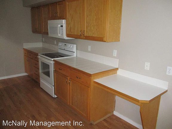 5th image of 1708 20th Street Ct NW
