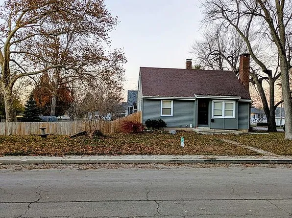 1301 W Main Cross St, Taylorville, IL 62568