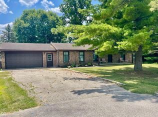 700 Albin Pond Rd, Greencastle, IN 46135