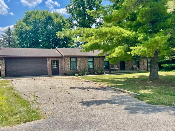 700 Albin Pond Rd, Greencastle, IN 46135