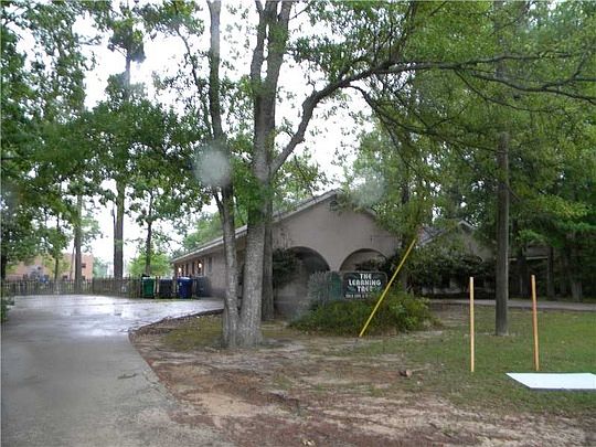 1st image of 287 Oakwood Dr