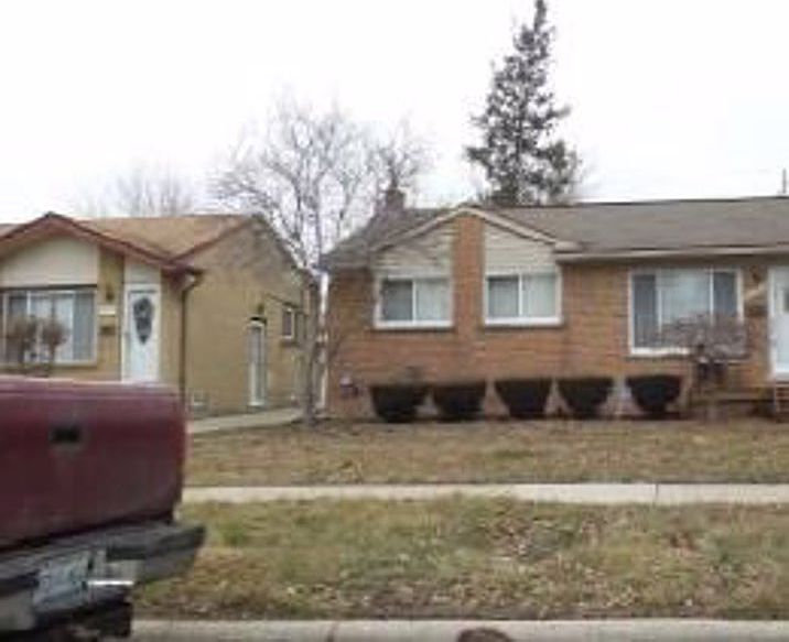 1st image of 32340 Grandview Ave