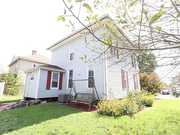 5th image of 115 Burbank St