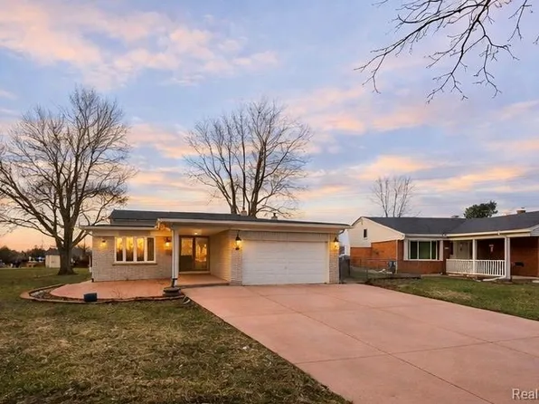 32607 Lancaster Dr, Warren, MI 48088