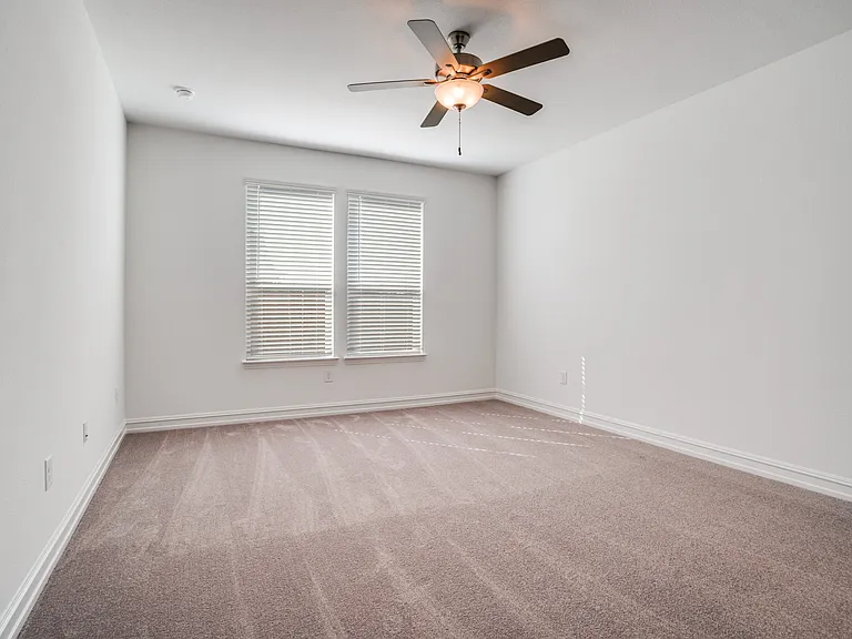 1600 Tyler Dr — Photo 23