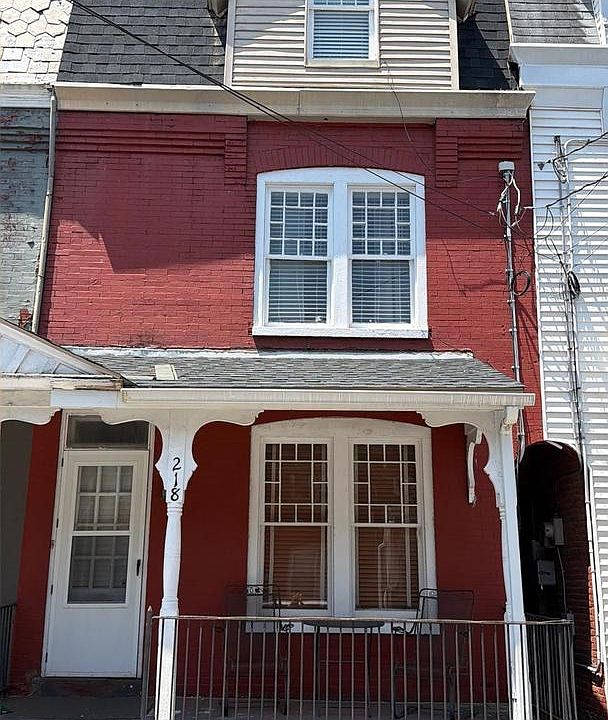 1st image of 218 N Pine St