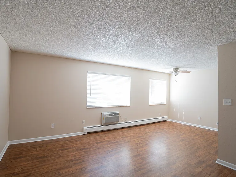 Linda Kay Apartments — Photo 16