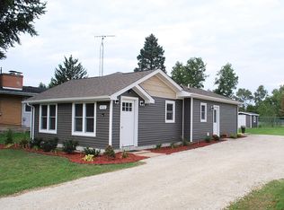 402 E North St, Lockport, IL 60441
