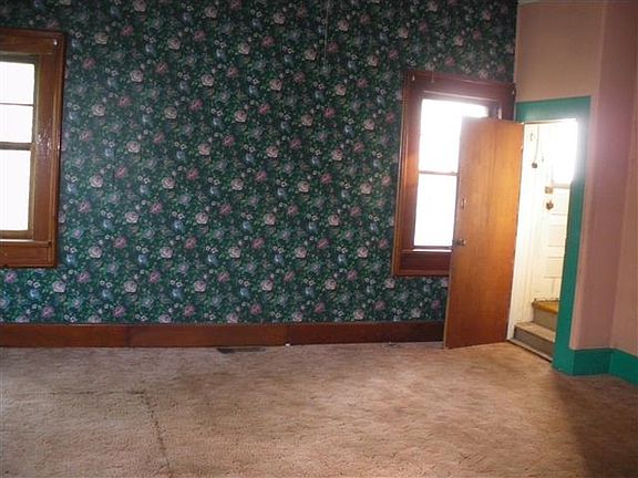 2nd image of 1026 Park Ave