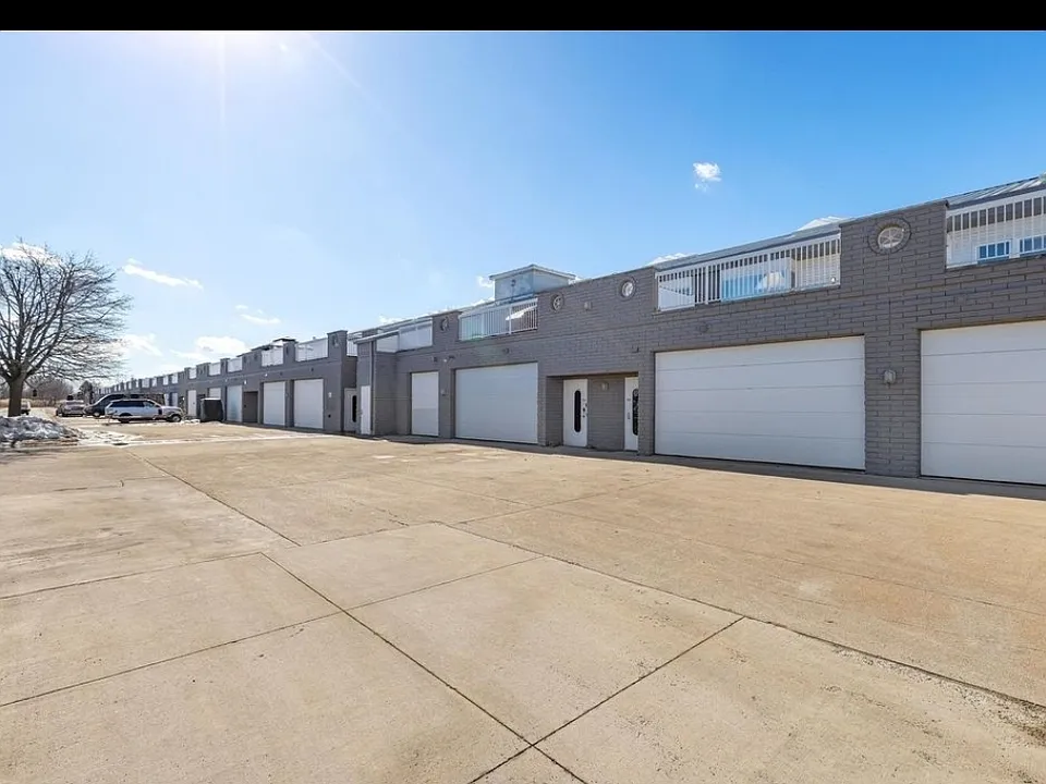 67 Sea Ray Blvd #6