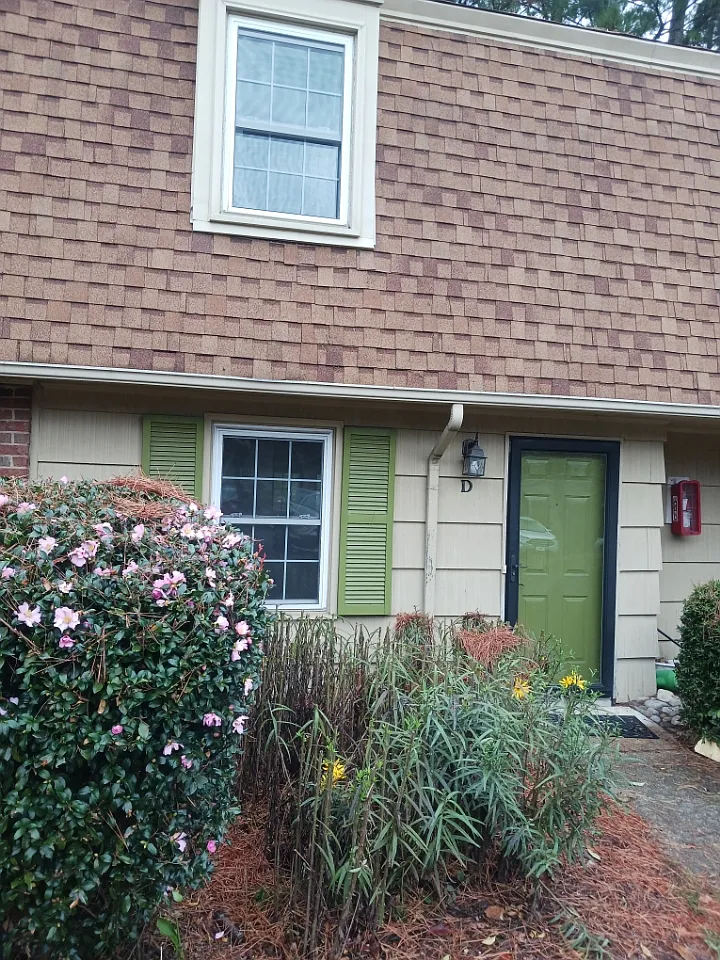 3 bed, 1200 sqft, $1,650 — Photo 1