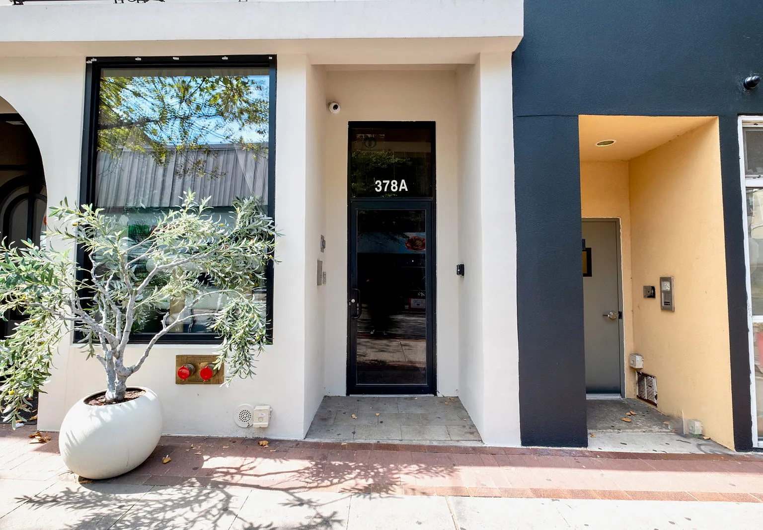 2 bed, 1.0 bath, $2,600 — Photo 1