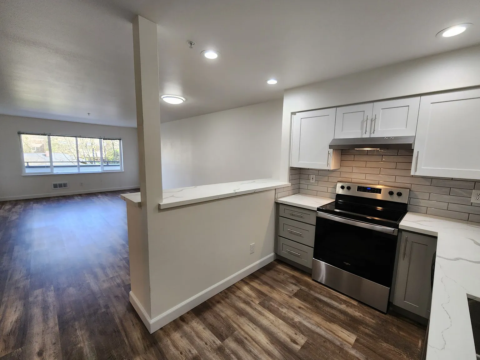 Issaquah Valley Place — Photo 2