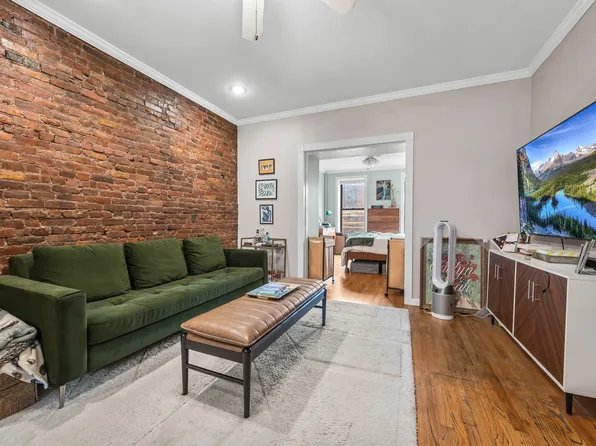 517 Clinton Street image 6 of 33