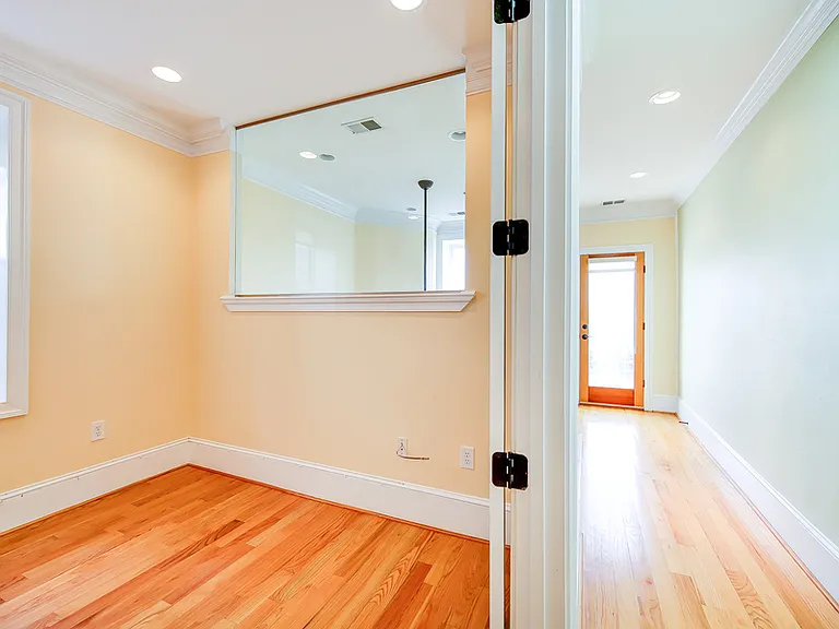 629 4th St NE #3 — Photo 16