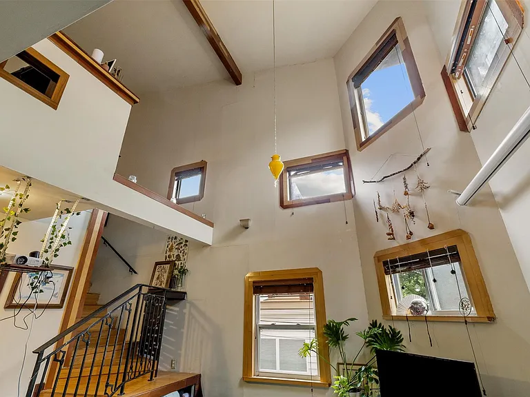 2409 E 9th St #A — Photo 20
