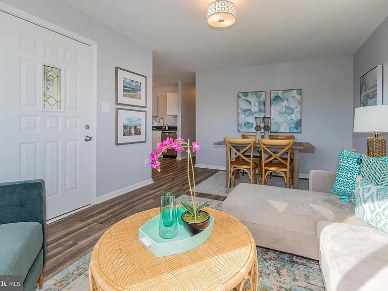 22 Chamber Ave — Photo 25