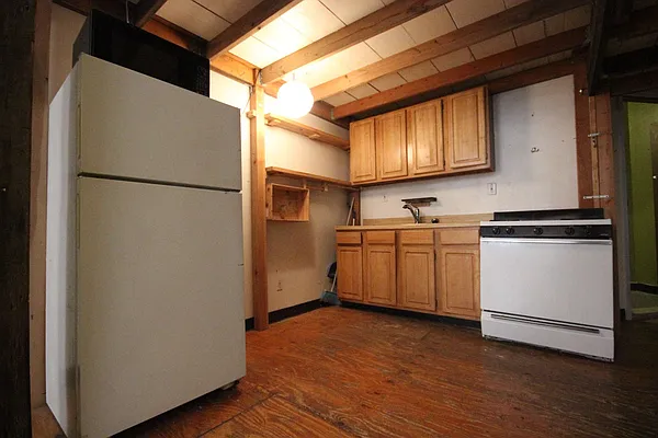 Rented by Nooklyn NYC LLC | media 19