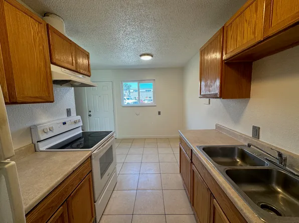 303 E Harding Ave APT D, Crescent City, CA 95531