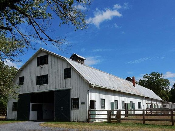 5th image of 655 Meadow Lane Trl