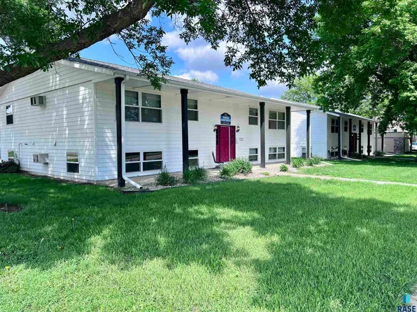 5208 W 47th St, Sioux Falls, SD 57106