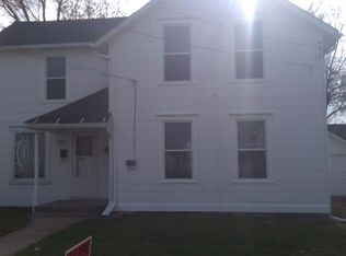 309 W Elk St, Freeport, IL 61032