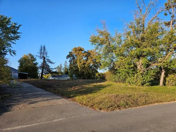 809 Central St W, Bagley, MN 56621