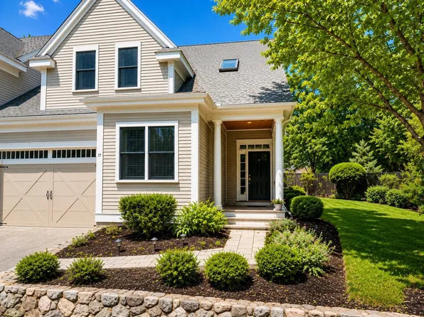 17 Courtyard Pl, Lexington, MA 02420