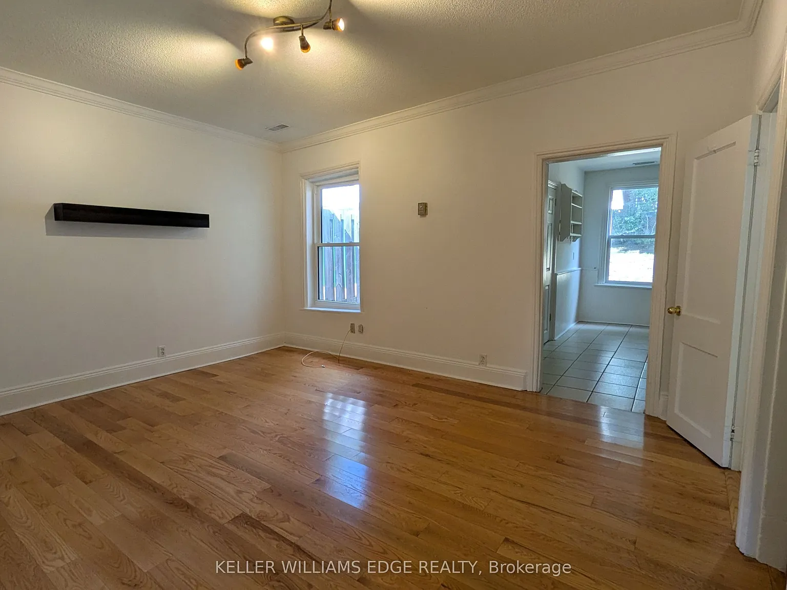 3 bed, $2,200 — Photo 4
