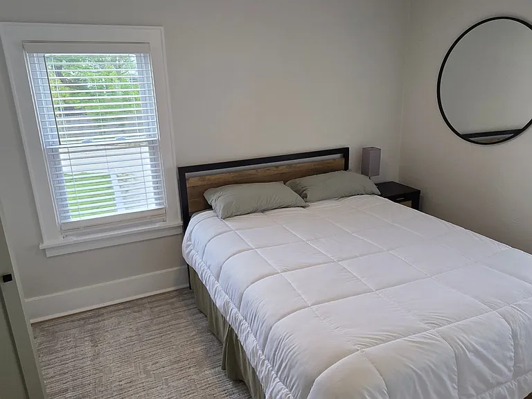 1409 E Samuel Ave — Photo 13