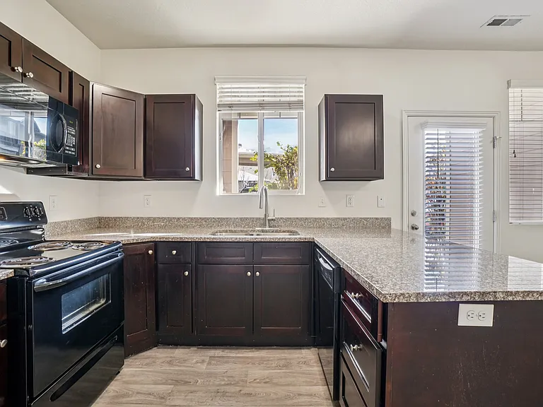 Eastgate at Greyhawk — Photo 20