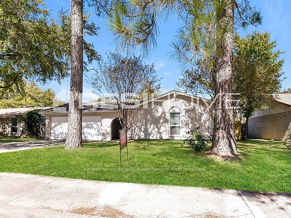3rd image of 606 San Pedro St