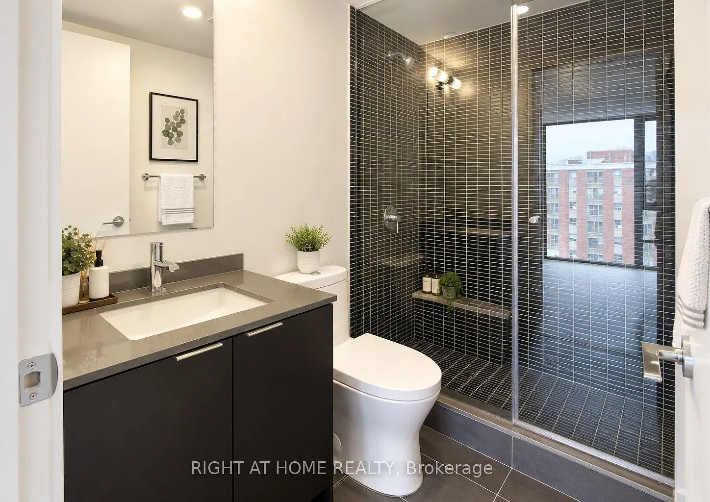 2 bed, $2,000 — Photo 4
