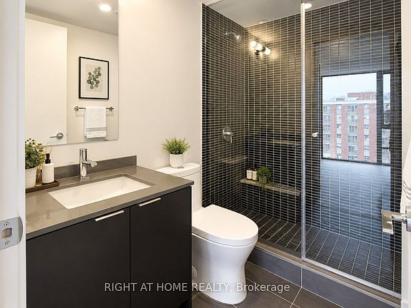 4th image of 1 Jarvis St #1101