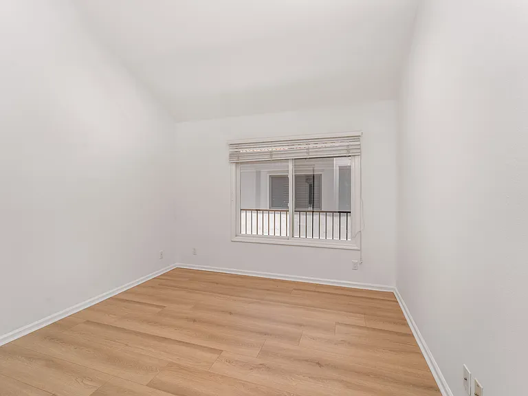 24961 Alicante Dr — Photo 31